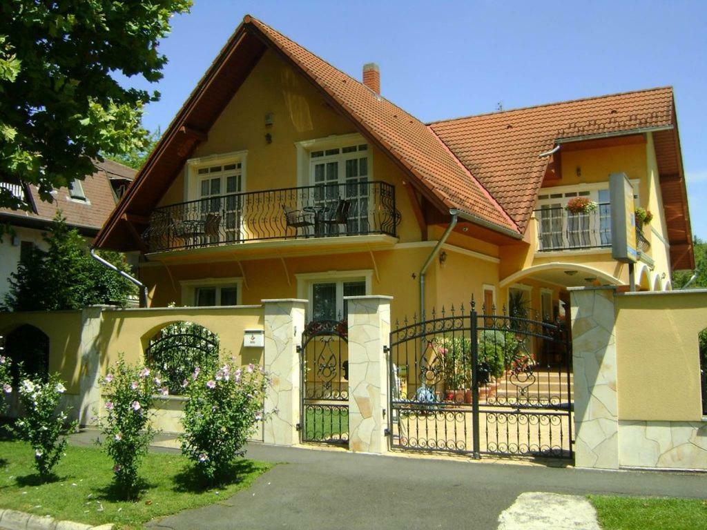 Villa Mikes Сиофок Екстериор снимка